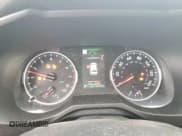 ✅ 2022 Toyota RAV4 XLE • VIN: 2T3W1RFV4NW192072 • Lot: 80070425. Wystawiony na Copart z przebiegiem 64 113 mil. Bezpłatny archiwum sprzedaży aukcyjnych z USA i szczegółowy raport historii pojazdu na DreamBid. Zdjęcie 9.