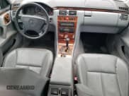 ✅ 1999 Mercedes-Benz E 320 • VIN: WDBJF82H1XX024764 • Lot: 55839215. Wystawiony na Copart z przebiegiem 131 039 mil. Bezpłatny archiwum sprzedaży aukcyjnych z USA i szczegółowy raport historii pojazdu na DreamBid. Zdjęcie 8.