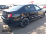 ✅ 2007 Volkswagen Passat • VIN: WVWUK73C07P041594 • Lot: 42327696. Listed on IAAI with 172,579 mi. Free auction sales archive from the USA and detailed vehicle history report at DreamBid. Image 4.