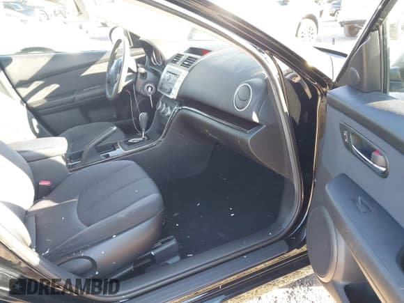 ✅ 2013 Mazda 6 i Touring Plus • VIN: 1YVHZ8EH4D5M08252 • Lot: 43597771. Wystawiony na IAAI z przebiegiem 168 969 mil. Bezpłatny archiwum sprzedaży aukcyjnych z USA i szczegółowy raport historii pojazdu na DreamBid. Zdjęcie 5.