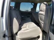 ✅ 2003 Chevrolet Suburban LS • VIN: 3GNEC16TX3G215395 • Лот: 60928915. Опубликован ранее на Copart с пробегом 99 048 миль. Бесплатный доступ к архиву аукционных продаж из США и подробный отчёт об истории автомобиля на DreamBid. Изображение 11.