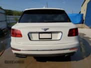 ✅ 2017 Bentley Bentayga W12 • VIN: SJAAC2ZV6HC015698 • Lot: 44499271. Wystawiony na Copart z przebiegiem 35 124 mil. Bezpłatny archiwum sprzedaży aukcyjnych z USA i szczegółowy raport historii pojazdu na DreamBid. Zdjęcie 6.