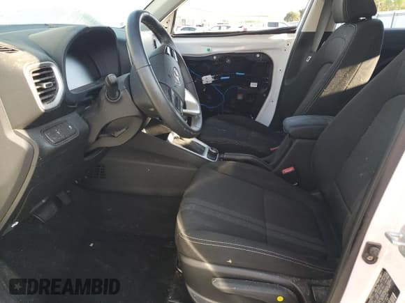 ✅ 2023 Hyundai Venue SEL • VIN: KMHRC8A38PU260392 • Lot: 52315605. Listed on Copart with 5,352 mi. Free auction sales archive from the USA and detailed vehicle history report at DreamBid. Image 7.