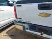 2010 Chevrolet Silverado 1500 LT z VIN 3GCRCSEA6AG170811, wystawiony jako IAAI lot #42697042 z przebiegiem 175 951 mil mil oraz . Historia ofert i sprzedaży dostępna na DreamBid. Obrazek 17.