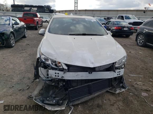 ✅ 2018 Chevrolet Volt LT • VIN: 1G1RA6S56JU155235 • Lot: 43059474. Wystawiony na Copart z przebiegiem 16 078 mil. Bezpłatny archiwum sprzedaży aukcyjnych z USA i szczegółowy raport historii pojazdu na DreamBid. Zdjęcie 5.