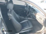 ✅ 2009 BMW 3 Series 335i • VIN: WBAWB73579P045734 • Lot: 42750123. Wystawiony na IAAI z przebiegiem 189 803 mil. Bezpłatny archiwum sprzedaży aukcyjnych z USA i szczegółowy raport historii pojazdu na DreamBid. Zdjęcie 5.