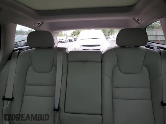 ✅ 2022 Volvo V60 • VIN: YV4102WK5N2093177 • Lot: 57644385. Wystawiony na Copart z przebiegiem 66 550 mil. Bezpłatny archiwum sprzedaży aukcyjnych z USA i szczegółowy raport historii pojazdu na DreamBid. Zdjęcie 10.