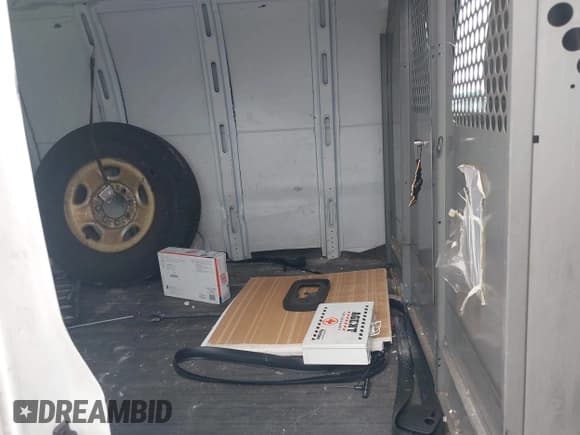 ✅ 2008 Chevrolet City Express Cargo • VIN: 1GCGG29K381193101 • Lot: 43026293. Listed on IAAI with 311,445 mi. Free auction sales archive from the USA and detailed vehicle history report at DreamBid. Image 8.