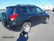 ✅ 2007 Toyota RAV4 • VIN: JTMBD33V076025252 • Lot: 43604389. Wystawiony na IAAI z przebiegiem 123 865 mil. Bezpłatny archiwum sprzedaży aukcyjnych z USA i szczegółowy raport historii pojazdu na DreamBid. Zdjęcie 4.