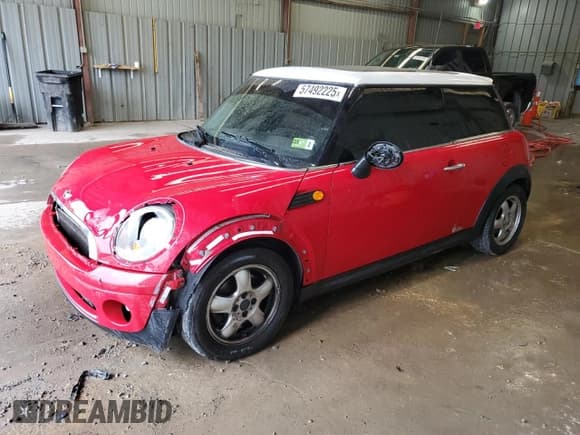 ✅ 2009 MINI Hardtop • VIN: WMWMF33579TW78522 • Lot: 57492225. Listed on Copart with 140,053 mi. Free auction sales archive from the USA and detailed vehicle history report at DreamBid. Image 1.
