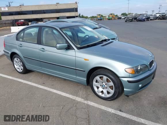 2003 BMW 3 Series 325xi z VIN WBAEU33403PM56017, wystawiony jako IAAI lot #43210522 z przebiegiem 129 583 mil mil oraz . Historia ofert i sprzedaży dostępna na DreamBid. Obrazek 1.