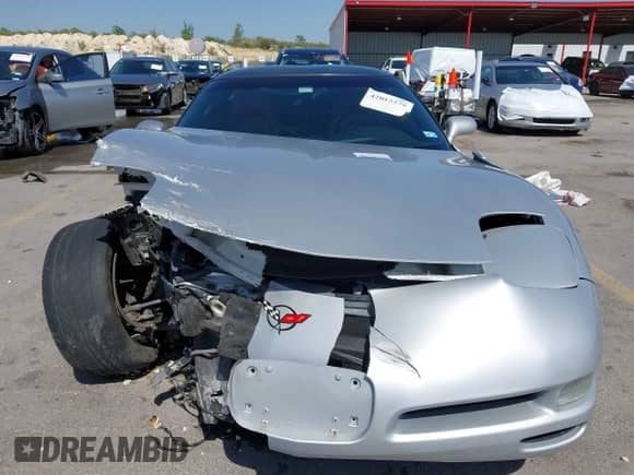 1997 Chevrolet Corvette with VIN 1G1YY22G0V5104220, listed as a IAAI auction lot 42012275 with 123,327 mi miles and . Bid and sale history available at DreamBid. Image 6.