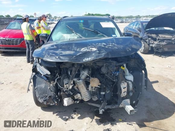 ✅ 2018 Jeep Compass Altitude • VIN: 3C4NJCBB0JT272524 • Lot: 42194559. Listed on IAAI with 125,608 mi. Free auction sales archive from the USA and detailed vehicle history report at DreamBid. Image 12.