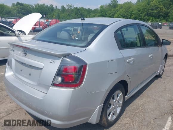 ✅ 2011 Nissan Sentra SR • VIN: 3N1AB6AP9BL621081 • Лот: 42450113. Опубликован ранее на IAAI с пробегом 98 887 миль. Бесплатный доступ к архиву аукционных продаж из США и подробный отчёт об истории автомобиля на DreamBid. Изображение 4.