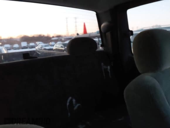 ✅ 2003 Chevrolet Silverado 2500HD LS • VIN: 1GCHK29UX3Z133797 • Lot: 43863409. Wystawiony na IAAI z przebiegiem Nie podano. Bezpłatny archiwum sprzedaży aukcyjnych z USA i szczegółowy raport historii pojazdu na DreamBid. Zdjęcie 8.