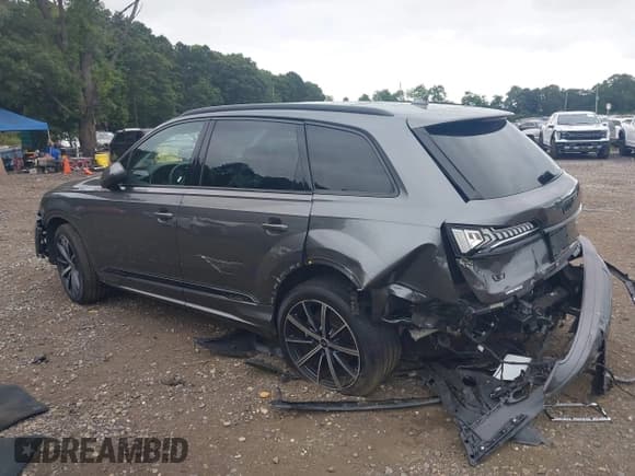 ✅ 2024 Audi Q7 Premium Plus • VIN: WA1LXBF75RD005915 • Lot: 42974084. Listed on IAAI with 24,340 mi. Free auction sales archive from the USA and detailed vehicle history report at DreamBid. Image 14.
