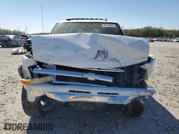 ✅ 2005 Chevrolet Suburban LT • VIN: 1GNEC16Z25J109996 • Лот: 49748264. Опубликован ранее на Copart с пробегом Не указан. Бесплатный доступ к архиву аукционных продаж из США и подробный отчёт об истории автомобиля на DreamBid. Изображение 5.