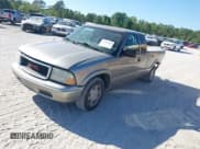 ✅ 2003 GMC Sonoma SLS • VIN: 1GTCS19X638129914 • Lot: 42048299. Wystawiony na IAAI z przebiegiem 169 901 mil. Bezpłatny archiwum sprzedaży aukcyjnych z USA i szczegółowy raport historii pojazdu na DreamBid. Zdjęcie 2.