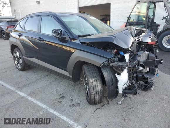 2024 Hyundai Kona SEL with VIN KM8HB3AB4RU095484, listed as a Copart auction lot 77822074 with 6,839 mi miles and Salvage title. Bid and sale history available at DreamBid. Image 4.