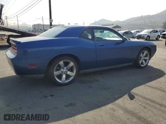 ✅ 2009 Dodge Challenger R/T • VIN: 2B3LJ54T49H603913 • Lot: 43987575. Wystawiony na Copart z przebiegiem 173 309 mil. Bezpłatny archiwum sprzedaży aukcyjnych z USA i szczegółowy raport historii pojazdu na DreamBid. Zdjęcie 3.