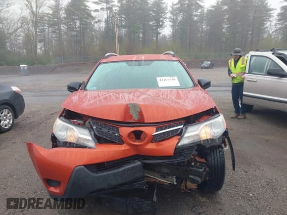 ✅ 2015 Toyota RAV4 LE • VIN: 2T3BFREV9FW402295 • Lot: 42167730. Listed on IAAI with 112,398 mi. Free auction sales archive from the USA and detailed vehicle history report at DreamBid. Image 13.