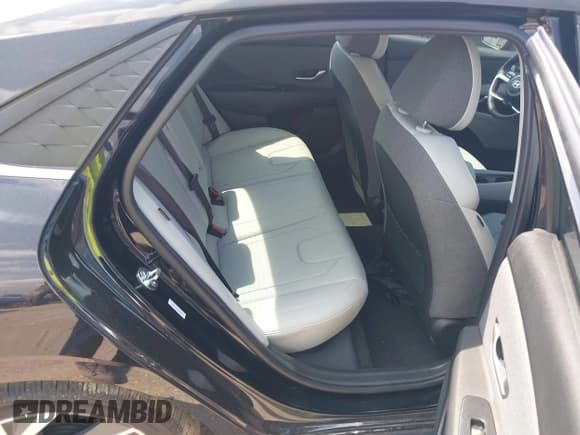 ✅ 2025 Hyundai Elantra Limited • VIN: KMHLP4DGXSU964944 • Lot: 43139973. Wystawiony na IAAI z przebiegiem 1 833 mil. Bezpłatny archiwum sprzedaży aukcyjnych z USA i szczegółowy raport historii pojazdu na DreamBid. Zdjęcie 8.