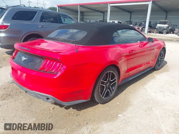 ✅ 2018 Ford Mustang EcoBoost Premium • VIN: 1FATP8UH2J5142951 • Lot: 42788372. Listed on IAAI with 88,202 mi. Free auction sales archive from the USA and detailed vehicle history report at DreamBid. Image 4.