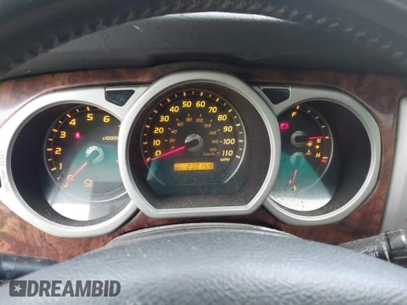 ✅ 2005 Toyota 4Runner Limited • VIN: JTEZU17R758026928 • Лот: 43033112. Опубликован ранее на IAAI с пробегом 230 154 миль. Бесплатный доступ к архиву аукционных продаж из США и подробный отчёт об истории автомобиля на DreamBid. Изображение 7.