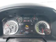 ✅ 2017 Ram 2500 SLT • VIN: 3C6UR5DL9HG561899 • Lot: 42071797. Wystawiony na IAAI z przebiegiem 134 808 mil. Bezpłatny archiwum sprzedaży aukcyjnych z USA i szczegółowy raport historii pojazdu na DreamBid. Zdjęcie 7.