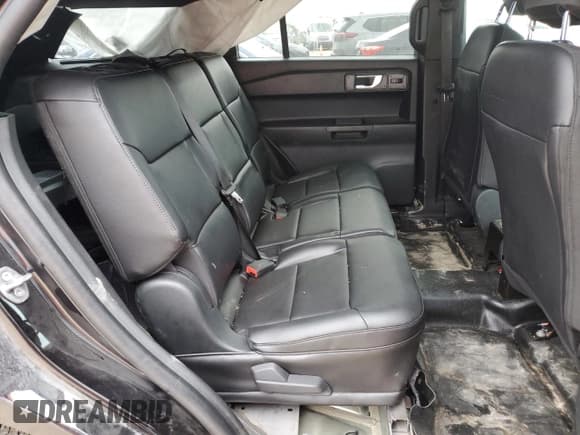 ✅ 2024 Ford Police Interceptor Utility • VIN: 1FM5K8AB2RGA27330 • Lot: 54846175. Listed on Copart with 17,338 mi. Free auction sales archive from the USA and detailed vehicle history report at DreamBid. Image 11.