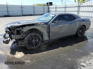 ✅ 2017 Dodge Challenger R/T • VIN: 2C3CDZBT7HH636116 • Lot: 48082814. Wystawiony na Copart z przebiegiem 44 022 mil. Bezpłatny archiwum sprzedaży aukcyjnych z USA i szczegółowy raport historii pojazdu na DreamBid. Zdjęcie 1.