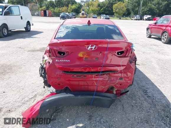 ✅ 2017 Hyundai Elantra Limited • VIN: 5NPD84LF2HH137487 • Lot: 43471350. Listed on IAAI with 110,188 mi. Free auction sales archive from the USA and detailed vehicle history report at DreamBid. Image 17.