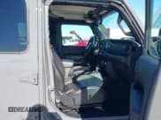 ✅ 2023 Jeep Gladiator Overland • VIN: 1C6HJTFG9PL550321 • Lot: 43596513. Listed on IAAI with 53,363 mi. Free auction sales archive from the USA and detailed vehicle history report at DreamBid. Image 5.