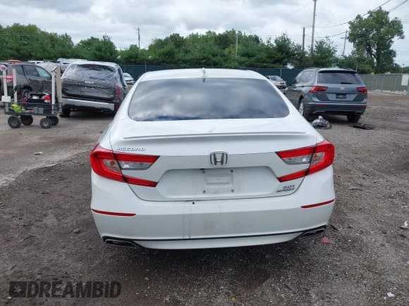 ✅ 2019 Honda Accord Sport • VIN: 1HGCV2F37KA032499 • Lot: 43037885. Listed on IAAI with 89,763 mi. Free auction sales archive from the USA and detailed vehicle history report at DreamBid. Image 17.