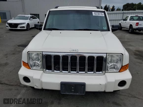 ✅ 2007 Jeep Commander Sport • VIN: 1J8HG48KX7C505542 • Lot: 92238135. Wystawiony na Copart z przebiegiem 127 204 mil. Bezpłatny archiwum sprzedaży aukcyjnych z USA i szczegółowy raport historii pojazdu na DreamBid. Zdjęcie 5.