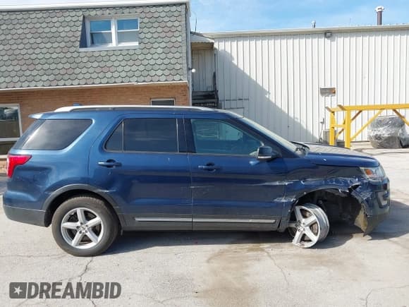 ✅ 2017 Ford Explorer XLT • VIN: 1FM5K8DH3HGA14021 • Lot: 43180468. Wystawiony na IAAI z przebiegiem 161 443 mil. Bezpłatny archiwum sprzedaży aukcyjnych z USA i szczegółowy raport historii pojazdu na DreamBid. Zdjęcie 13.