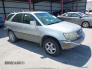 ✅ 2002 Lexus RX 300 • VIN: JTJGF10U420132958 • Lot: 43044233. Wystawiony na IAAI z przebiegiem 210 099 mil. Bezpłatny archiwum sprzedaży aukcyjnych z USA i szczegółowy raport historii pojazdu na DreamBid. Zdjęcie 1.