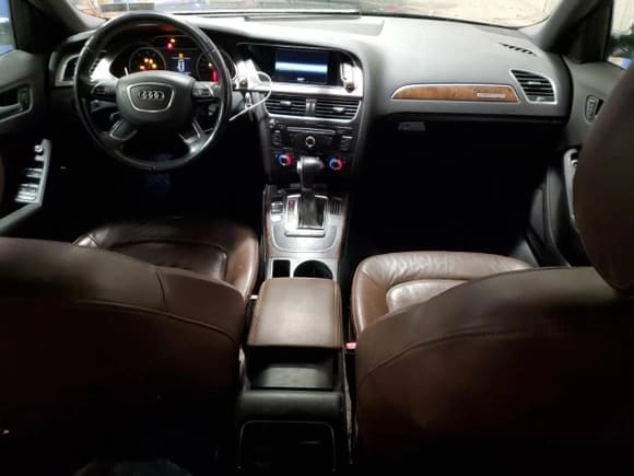 ✅ 2013 Audi A4 Premium Plus • VIN: WAUFFAFL1DN019775 • Lot: 90933375. Wystawiony na Copart z przebiegiem 79 372 mil. Bezpłatny archiwum sprzedaży aukcyjnych z USA i szczegółowy raport historii pojazdu na DreamBid. Zdjęcie 8.