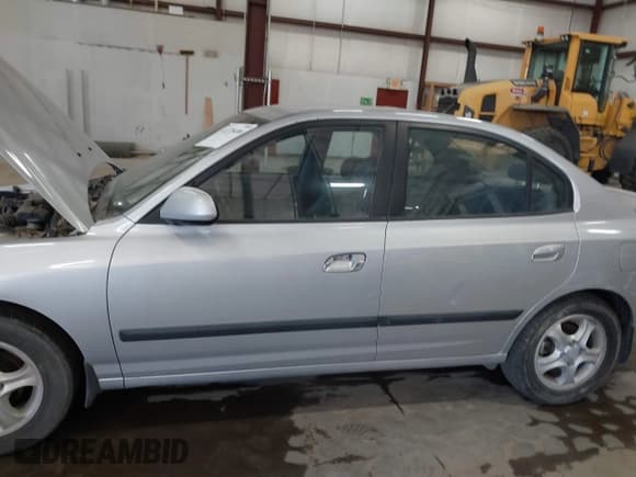 ✅ 2004 Hyundai Elantra GLS • VIN: KMHDN46D74U758397 • Lot: 41378406. Wystawiony na IAAI z przebiegiem 190 190 mil. Bezpłatny archiwum sprzedaży aukcyjnych z USA i szczegółowy raport historii pojazdu na DreamBid. Zdjęcie 6.