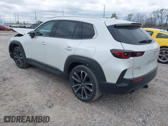 ✅ 2023 Mazda CX-50 S Premium Plus • VIN: 7MMVABEM7PN108865 • Lot: 42049215. Wystawiony na IAAI z przebiegiem 33 285 mil. Bezpłatny archiwum sprzedaży aukcyjnych z USA i szczegółowy raport historii pojazdu na DreamBid. Zdjęcie 3.