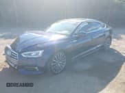 ✅ 2019 Audi A5 Sportback Premium Plus • VIN: WAUBNCF51KA006303 • Lot: 43532936. Wystawiony na IAAI z przebiegiem 51 423 mil. Bezpłatny archiwum sprzedaży aukcyjnych z USA i szczegółowy raport historii pojazdu na DreamBid. Zdjęcie 17.