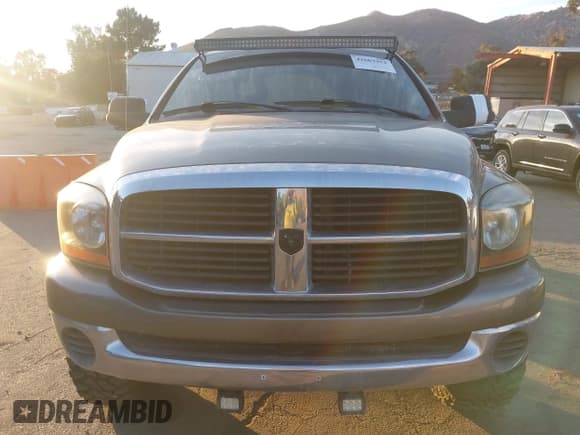 ✅ 2006 Dodge 1500 Laramie • VIN: 1D7HA18276S585089 • Лот: 43603952. Опубликован ранее на IAAI с пробегом 167 242 миль. Бесплатный доступ к архиву аукционных продаж из США и подробный отчёт об истории автомобиля на DreamBid. Изображение 6.