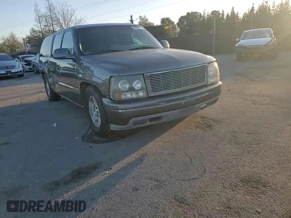 ✅ 2000 Chevrolet Suburban LS • VIN: 3GNFK16TXYG151101 • Лот: 44826315. Опубликован ранее на Copart с пробегом 177 060 миль. Бесплатный доступ к архиву аукционных продаж из США и подробный отчёт об истории автомобиля на DreamBid. Изображение 12.