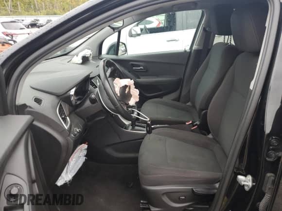 2019 Chevrolet Trax LS with VIN 3GNCJKSB8KL367620, listed as a Copart auction lot 83958335 with 82,608 mi miles and Salvage title. Bid and sale history available at DreamBid. Image 7.