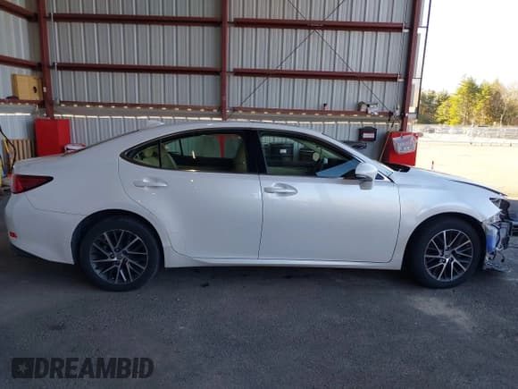 ✅ 2017 Lexus ES 350 • VIN: JTHBK1GG0H2257444 • Lot: 43612385. Listed on IAAI with 99,157 mi. Free auction sales archive from the USA and detailed vehicle history report at DreamBid. Image 14.
