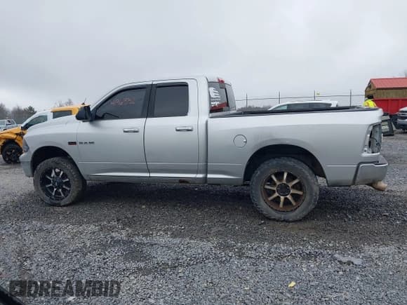 ✅ 2010 Dodge 1500 Laramie • VIN: 1D7RV1GT9AS232915 • Lot: 41963752. Listed on IAAI with Not provided. Free auction sales archive from the USA and detailed vehicle history report at DreamBid. Image 14.