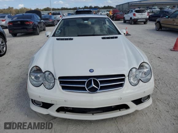 ✅ 2008 Mercedes-Benz SL 55/63 AMG • VIN: WDBSK72F98F136616 • Lot: 77465244. Wystawiony na Copart z przebiegiem Nie podano. Bezpłatny archiwum sprzedaży aukcyjnych z USA i szczegółowy raport historii pojazdu na DreamBid. Zdjęcie 5.