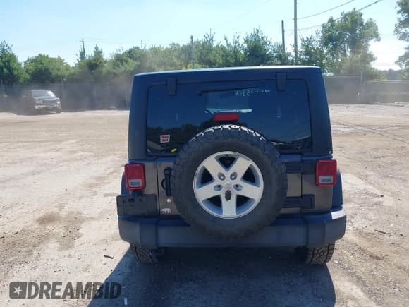 ✅ 2017 Jeep Wrangler Unlimited Sport • VIN: 1C4BJWDG9HL703445 • Lot: 43225306. Wystawiony na IAAI z przebiegiem 82 381 mil. Bezpłatny archiwum sprzedaży aukcyjnych z USA i szczegółowy raport historii pojazdu na DreamBid. Zdjęcie 17.