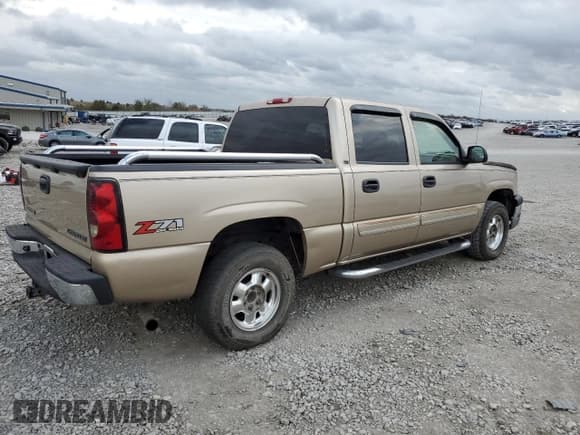 ✅ 2004 Chevrolet Silverado 1500 LS • VIN: 2GCEK13T541412243 • Lot: 77465974. Wystawiony na Copart z przebiegiem Nie podano. Bezpłatny archiwum sprzedaży aukcyjnych z USA i szczegółowy raport historii pojazdu na DreamBid. Zdjęcie 3.