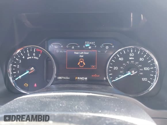 ✅ 2019 Ford Expedition Limited • VIN: 1FMJU2AT4KEA86525 • Lot: 41784517. Wystawiony na IAAI z przebiegiem 66 714 mil. Bezpłatny archiwum sprzedaży aukcyjnych z USA i szczegółowy raport historii pojazdu na DreamBid. Zdjęcie 7.